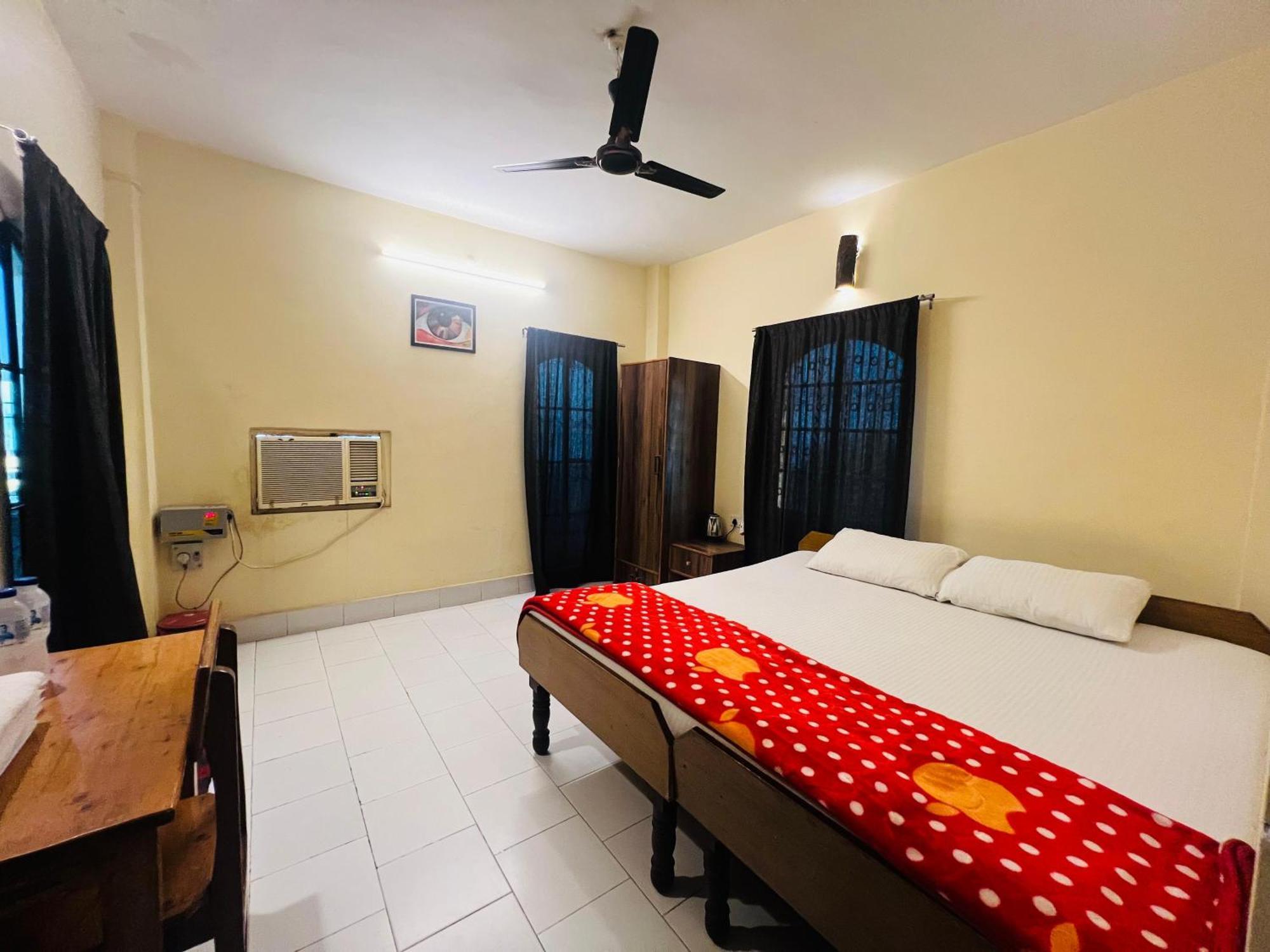 Monalisa Hostel - Varanasi — Photos 1