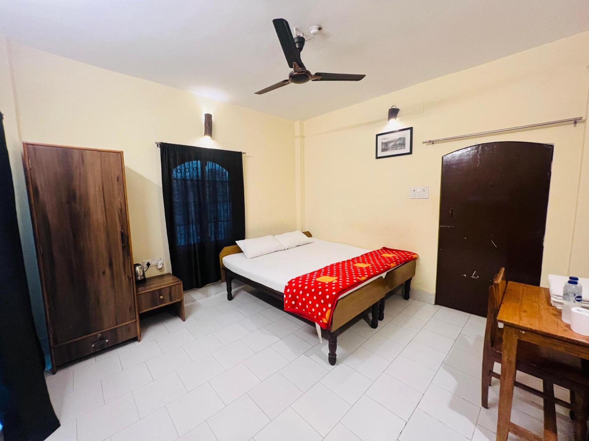 Monalisa Hostel - Varanasi, Varanasi