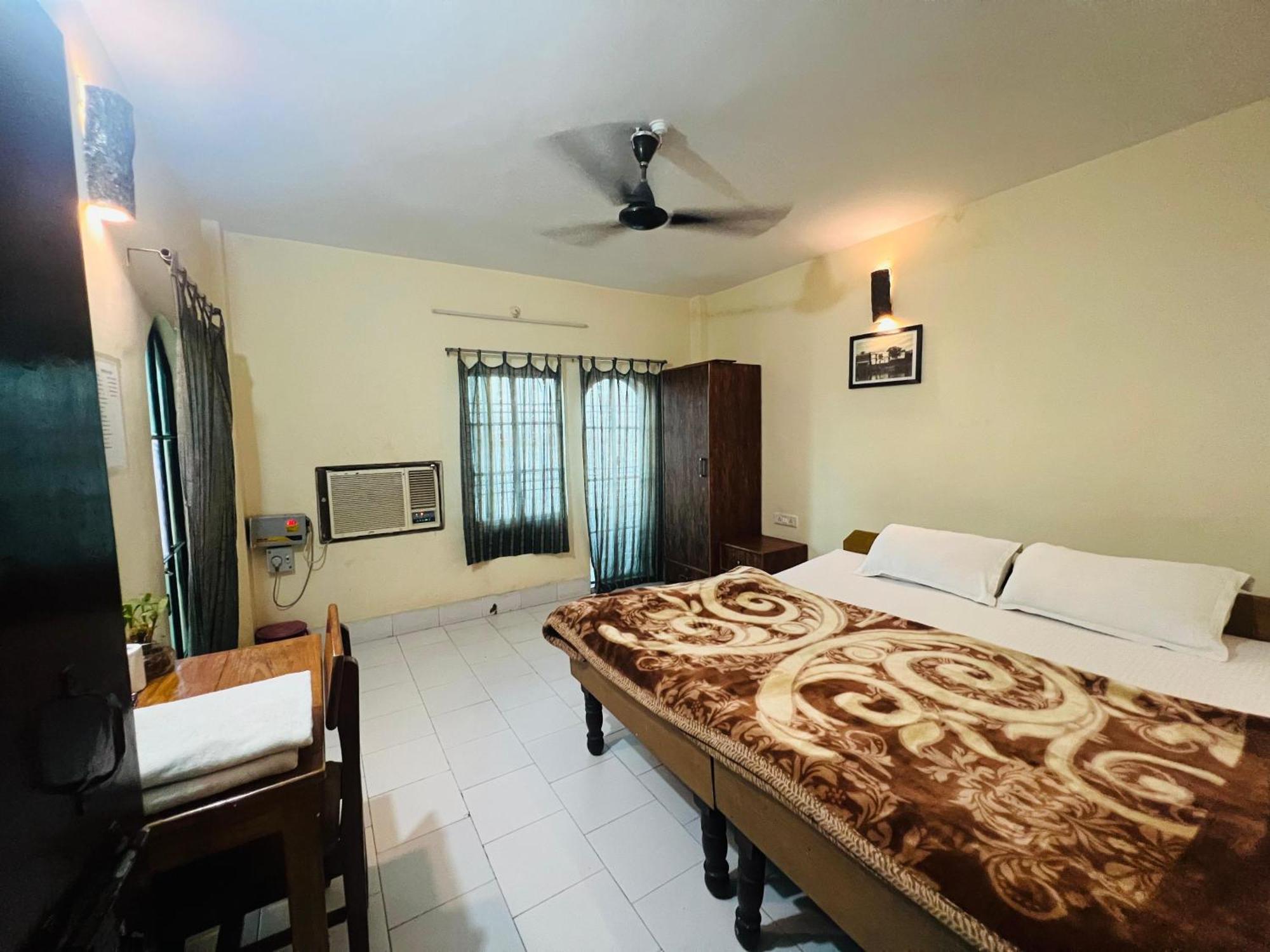 Monalisa Hostel - Varanasi — Photos 3